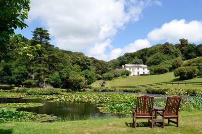 Accessible fishing lake and holiday home in Cornwall