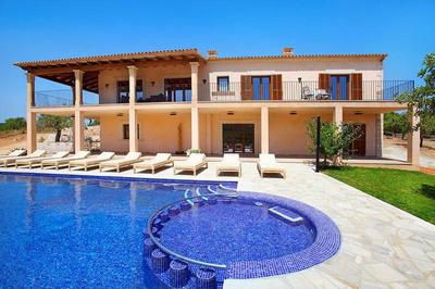 Accessible luxury villa with swimming pool in Cala d'Or, Majorca
