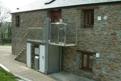 Accessible Cornwall barn conversion with ceiling track hoist