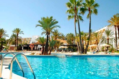 Accessible hotel with pool hoist in Majorca