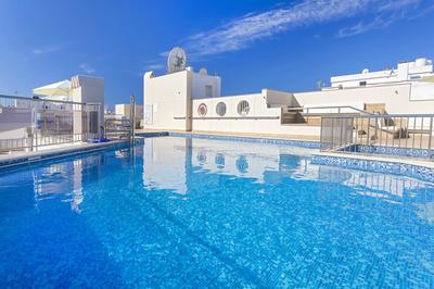 Accessible hotel with pool hoist in Ibiza