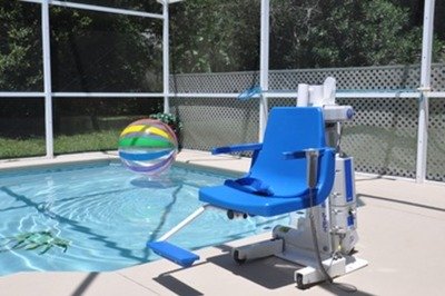 Accessible villa with pool hoist in Kissimmee, Orlando, Florida