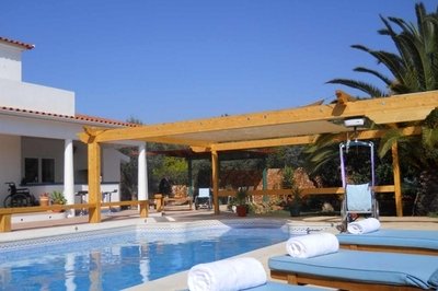 Accessible villa with pool hoist in the Algarve