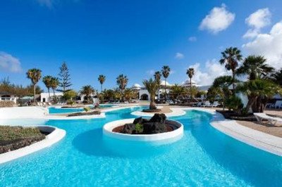 Accessible hotel with pool hoist in Lanzarote