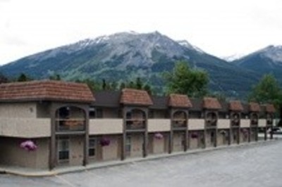 image 1 for Maligne Lodge in Jasper