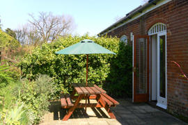 Hall Farm Cottages - Seclusion Cottage in Wroxham
