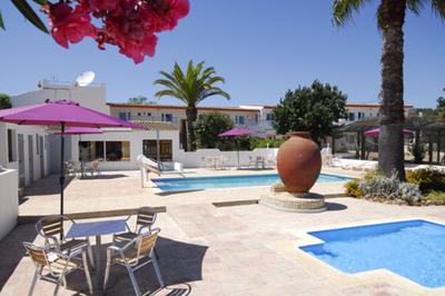 Accessible Algarve villa with ceiling track hoist, Portugal
