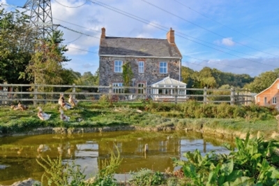 Disabled accommodation with farm in Devon