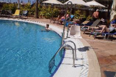 Accessible hotel with pool hoist in Gran Canaria