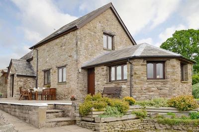 Remote holiday cottage in the Brecon Beacons, Wales