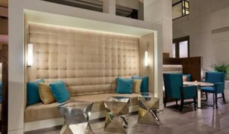 Accessible airport hotel image