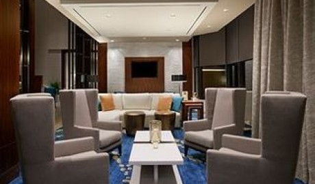 Accessible airport hotel image