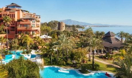 Luxury accessible hotel image