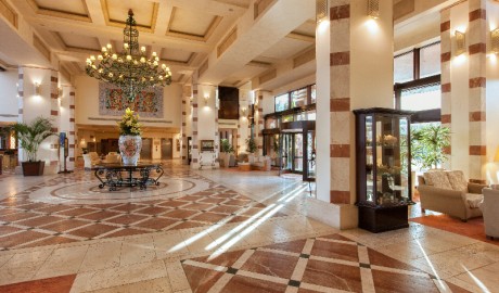 Luxury accessible hotel image