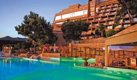 Wheelchair friendly beach hotel image