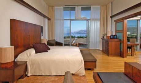 Wheelchair friendly beach hotel image