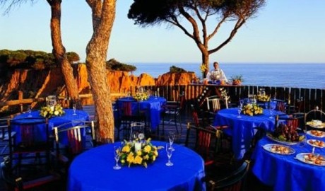 Wheelchair friendly beach hotel image