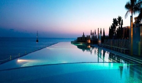 Wheelchair friendly beach hotel image