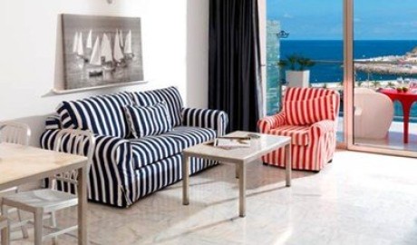 Wheelchair friendly beach hotel image