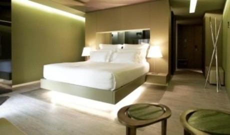 Wheelchair friendly beach hotel image