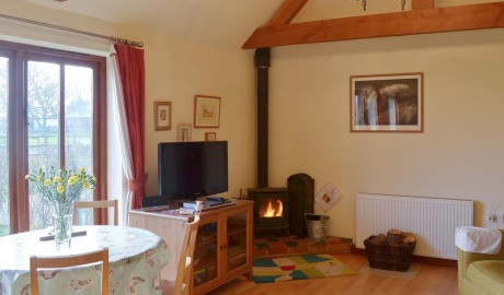 Countryside Cottage  (pet friendly) image