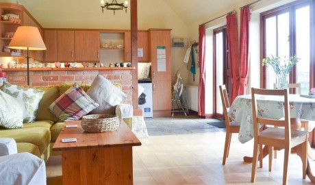 Countryside Cottage  (pet friendly) image
