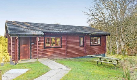 Countryside Log Cabin image