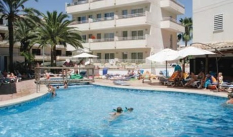 Wheelchair friendly beach hotel image