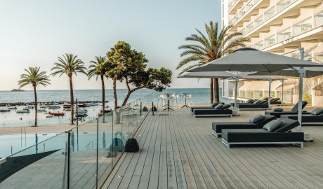 Wheelchair friendly beach hotel image