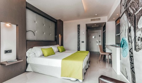 Wheelchair friendly beach hotel image