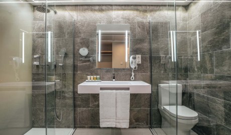 Wheelchair friendly beach hotel image