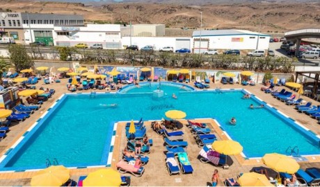 Wheelchair friendly beach hotel image