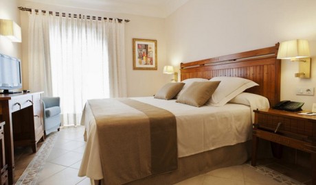 Wheelchair friendly beach hotel image