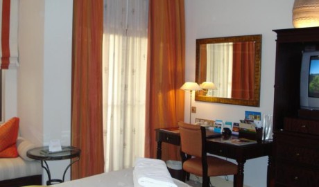 Wheelchair friendly beach hotel image