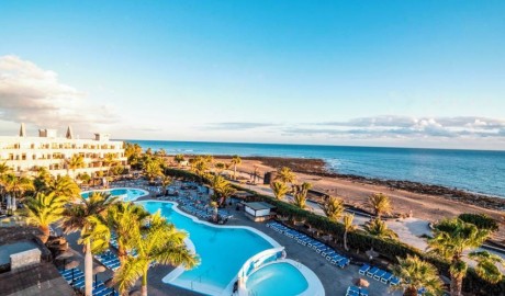 Sandy Beach Hotel image