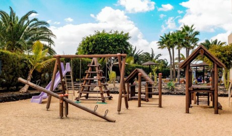 Sandy Beach Hotel image