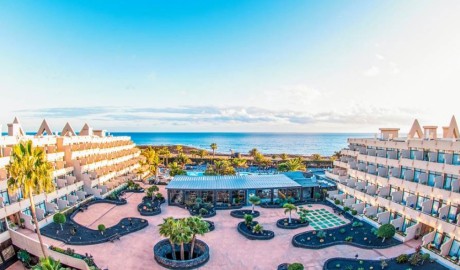 Sandy Beach Hotel image