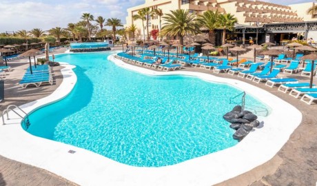 Sandy Beach Hotel image