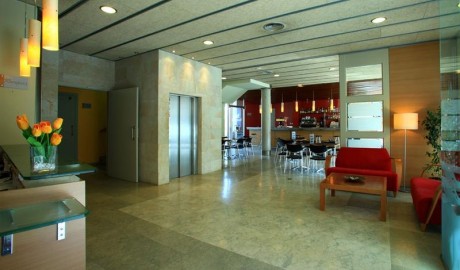Wheelchair friendly beach hotel image