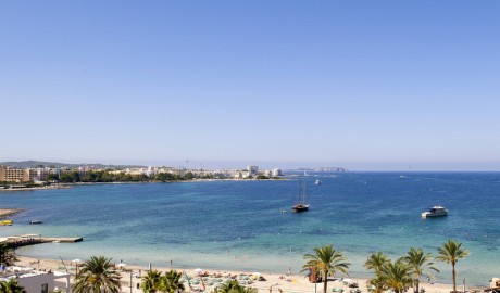 Wheelchair friendly beach hotel image
