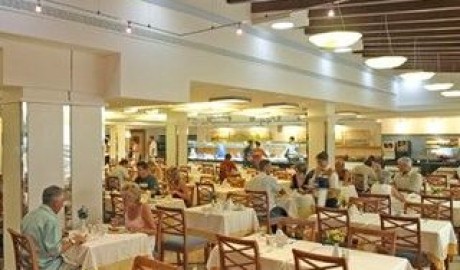 Wheelchair-friendly beach hotel image