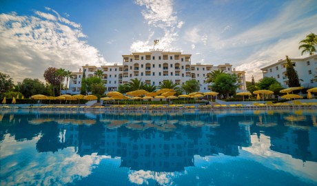 Wheelchair friendly beach hotel image
