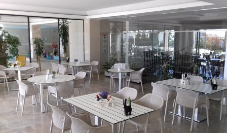 Wheelchair friendly beach hotel image