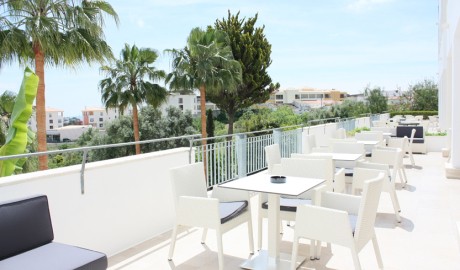 Wheelchair friendly beach hotel image