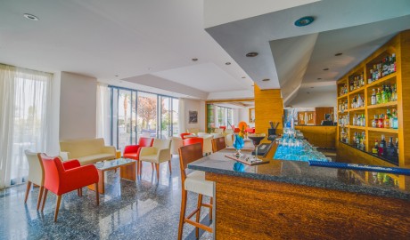 Wheelchair friendly beach hotel image