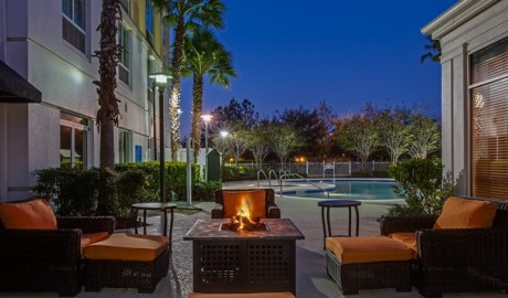 Floridian-style hotel, next to Seaworld image