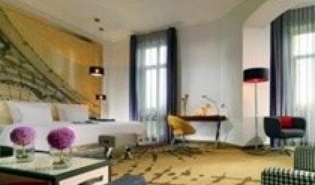Luxury 5 star hotel image