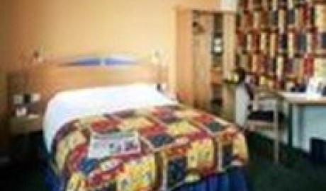 Accessible three star hotel image
