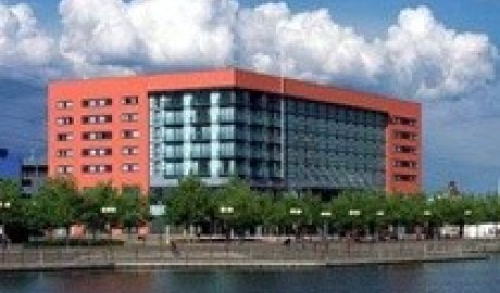 Accessible 4 star hotel image