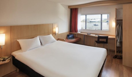 Central three star hotel image